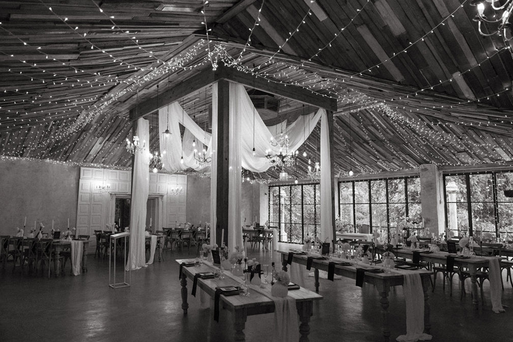 inside b&w